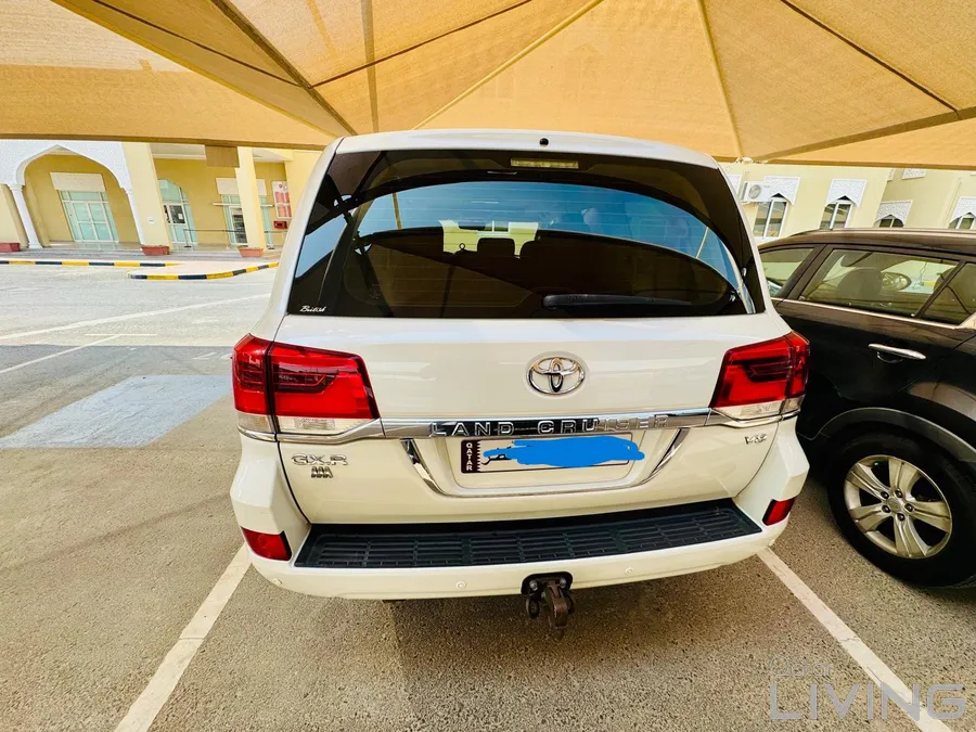 Doctor Owned  Landcruiser GXR V8 For Sale